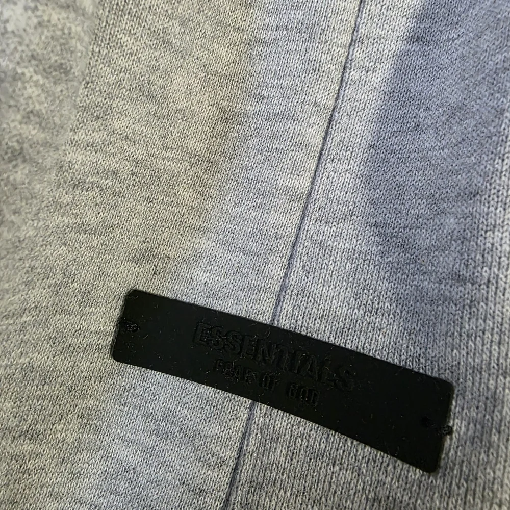 Fear of God Essentials Light Gray Sweatpants - Picture 4 of 11